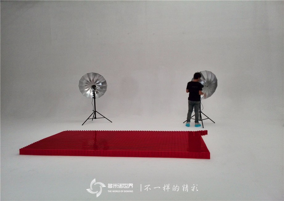 精雕細(xì)琢多米諾，打造經(jīng)典廣告視頻