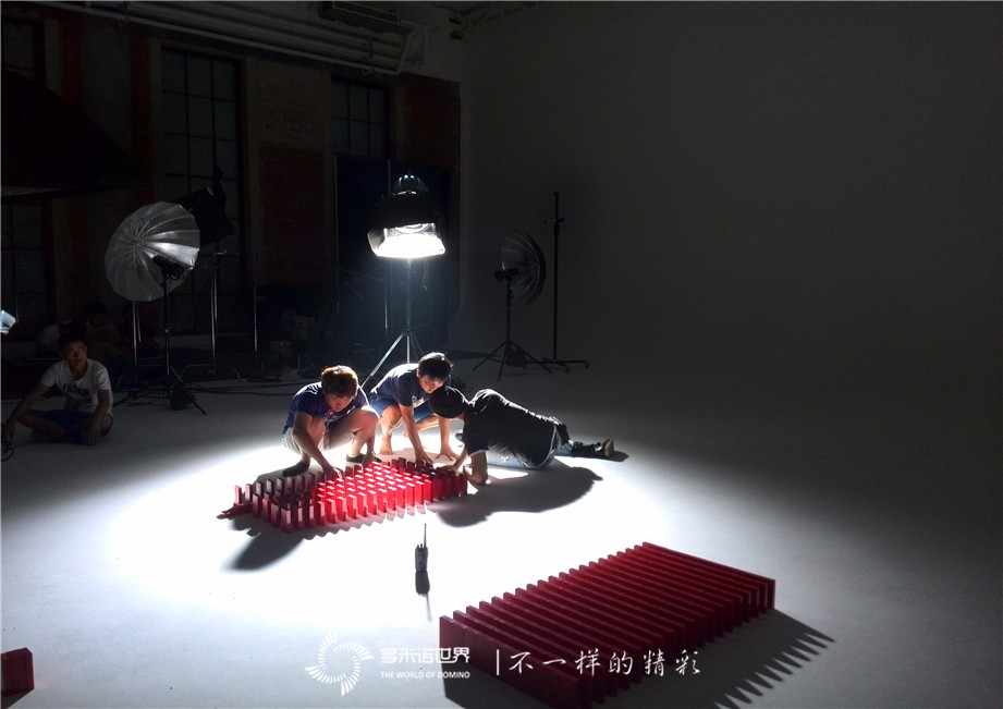 精雕細(xì)琢多米諾，打造經(jīng)典廣告視頻