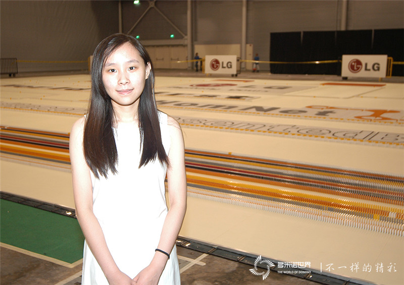 個(gè)人多米諾世界紀(jì)錄1.jpg 個(gè)人多米諾世界紀(jì)錄1.jpg