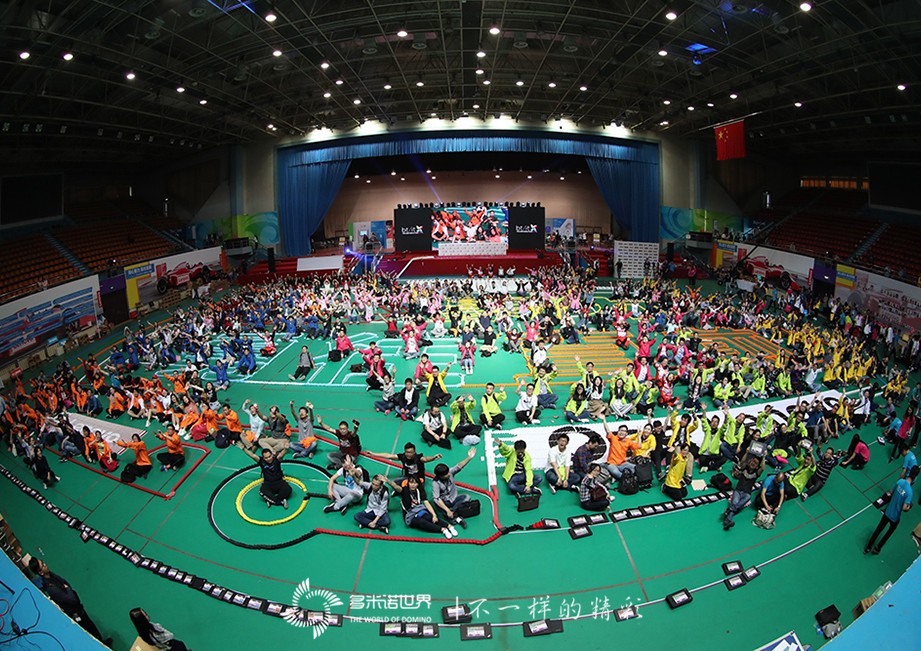 聯(lián)想BT/IT多米諾團(tuán)隊(duì)大挑戰(zhàn)創(chuàng)吉尼斯世界紀(jì)錄