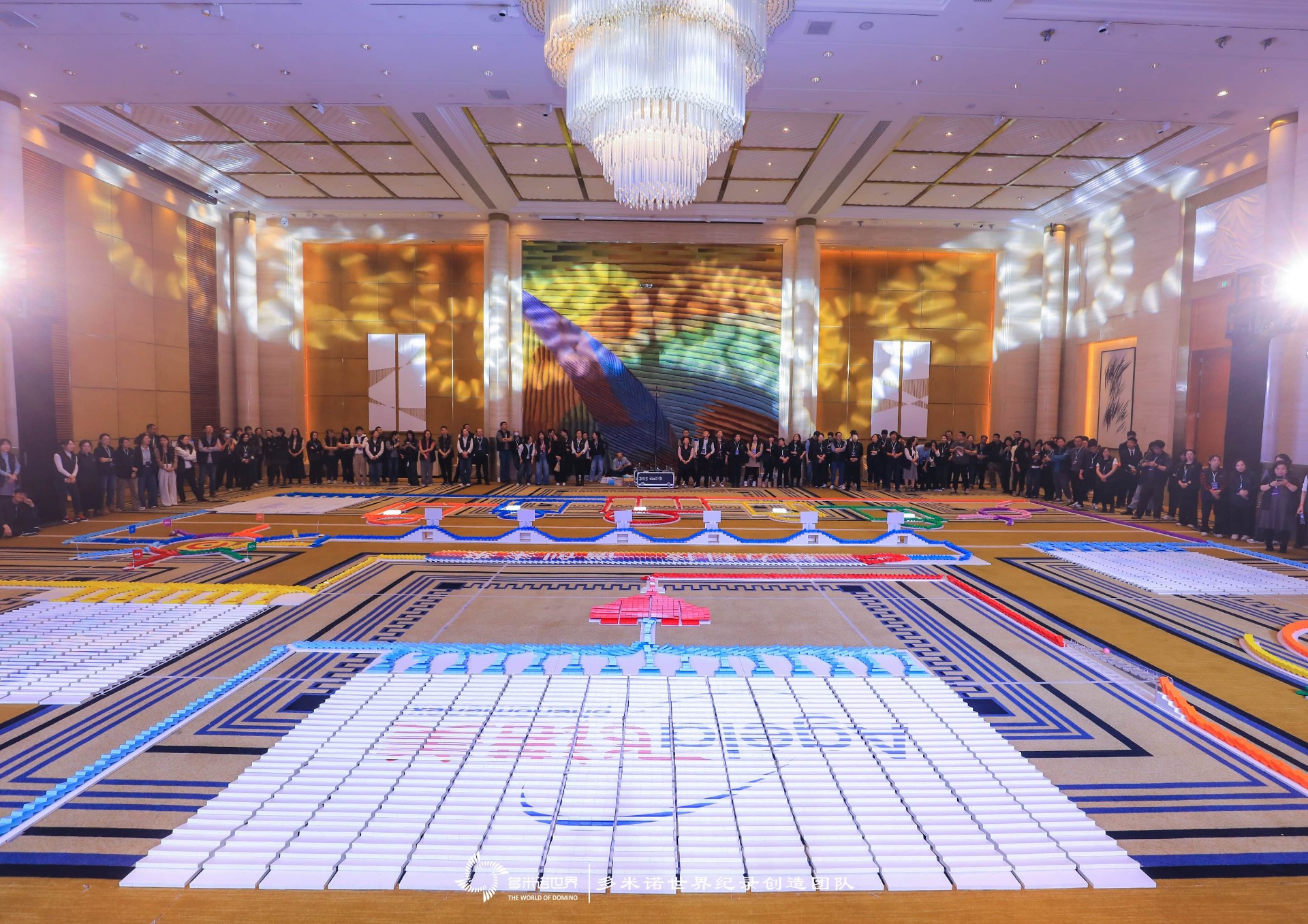 “創(chuàng)見非凡，諾動未來”多米諾團隊活動